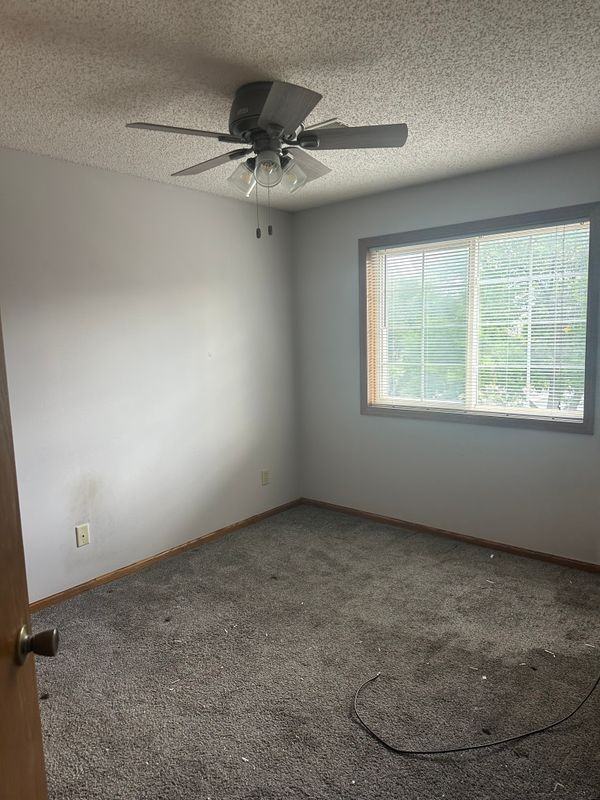 1122 Pecks Woods Dr - Photo 6 of 10
