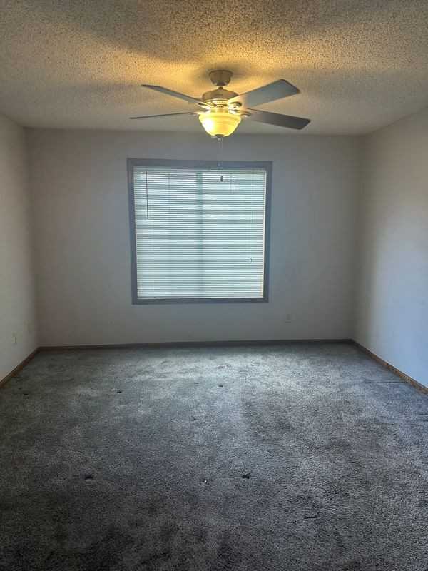 1122 Pecks Woods Dr - Photo 7 of 10