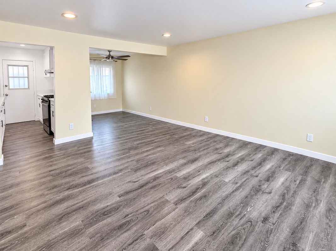 3813 1/2 W 111th Pl - Photo 4 of 16