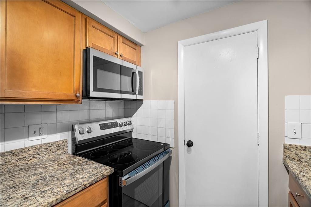50 Carnation St ##6 - Photo 6 of 20