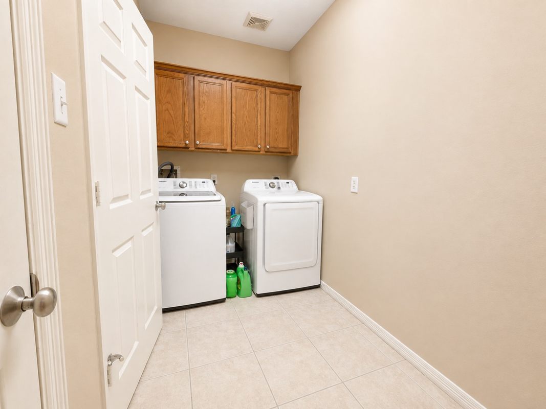 2409 Deerwood Ct - Photo 5 of 32