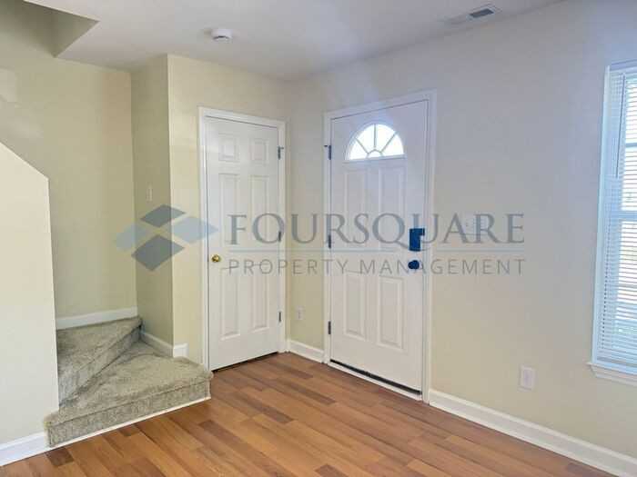 1606 Briarmont Ct - Photo 6 of 28