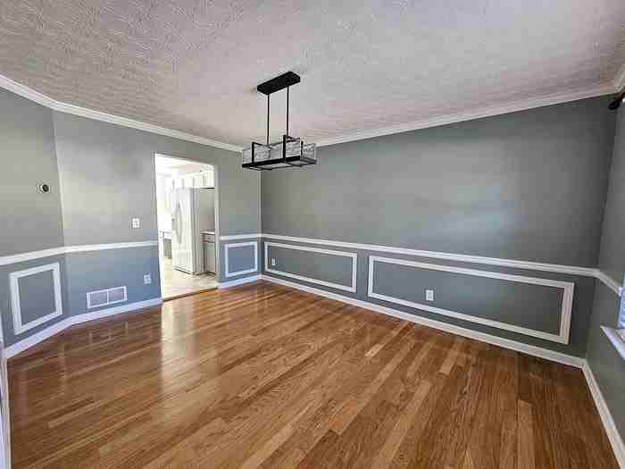 875 Roxfield Ct - Photo 5 of 10