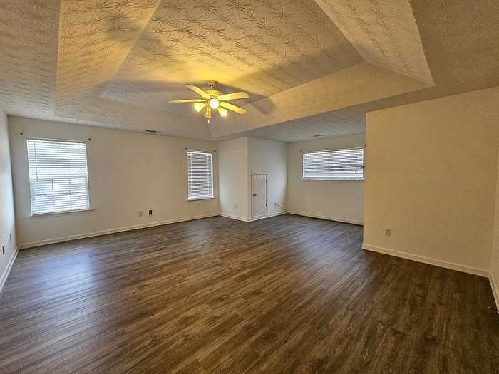 875 Roxfield Ct - Photo 6 of 10