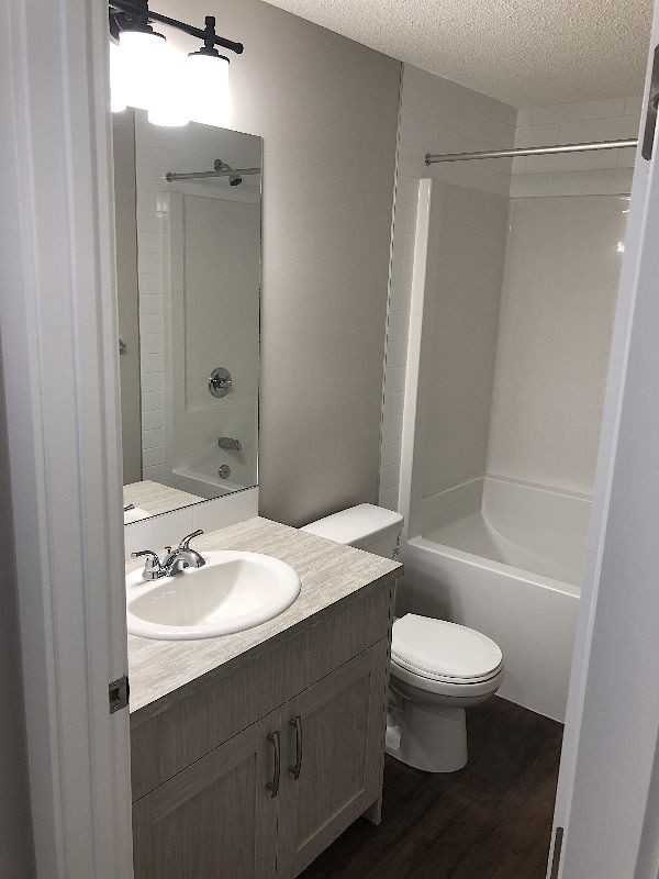 252 Lucas Ave Nw - Photo 6 of 9