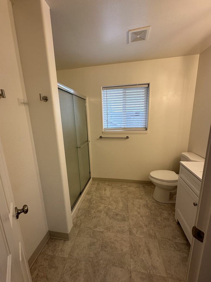 903 Smith St #NA - Photo 4 of 18