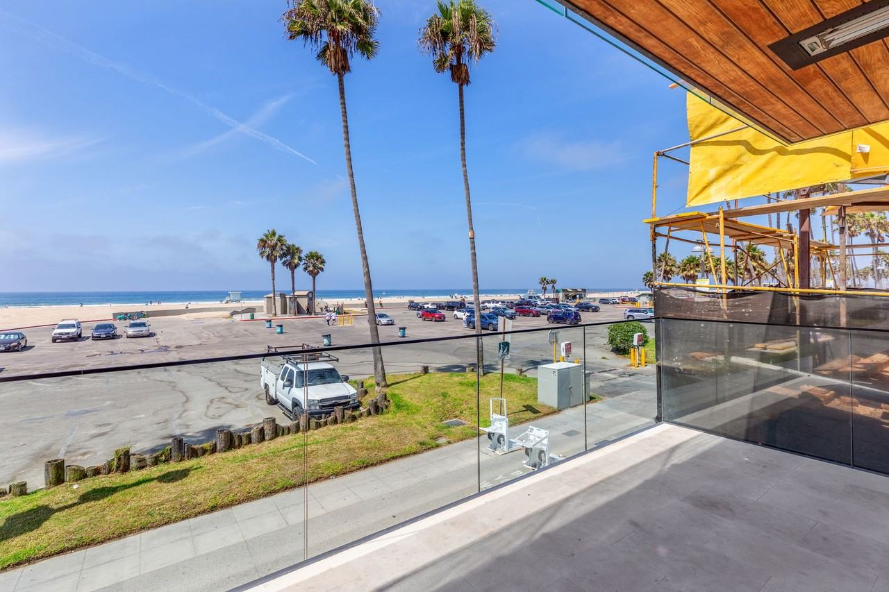 2205 Ocean Front Walk #NA - Photo 6 of 15