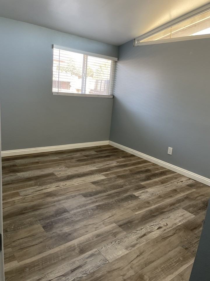 506 West Gage Avenue - Photo 4 of 7