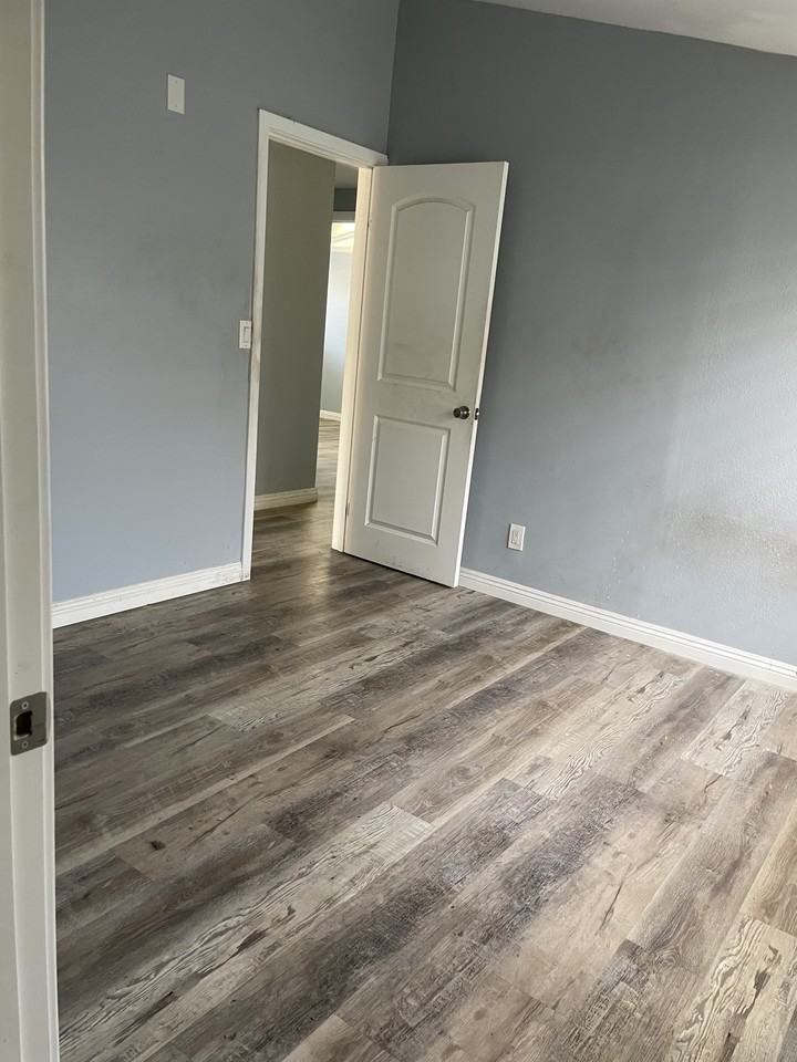 506 West Gage Avenue - Photo 7 of 7