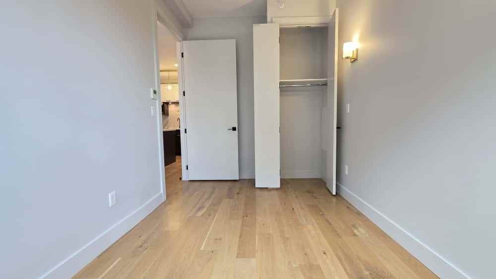 1890 Pelham Parkway South #5C - Photo 7 of 15