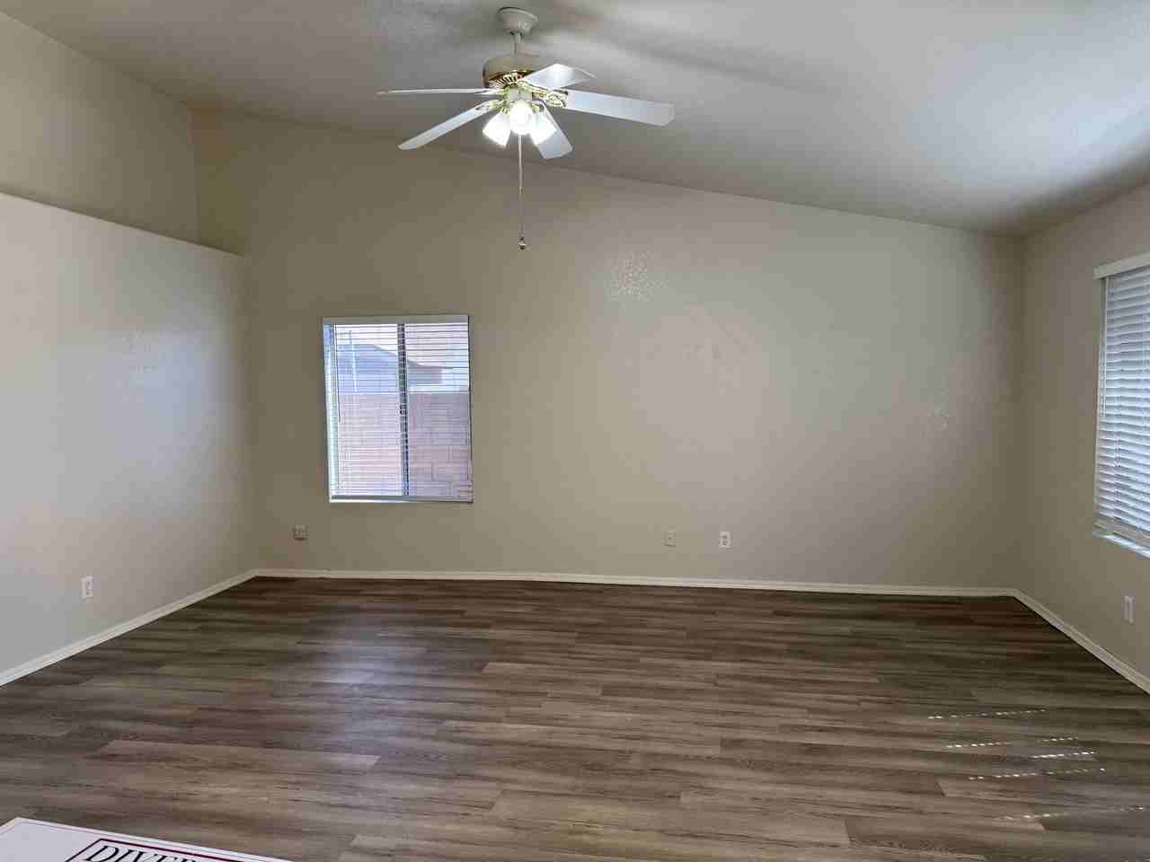 8936 W Tuckey Ln - Photo 3 of 26