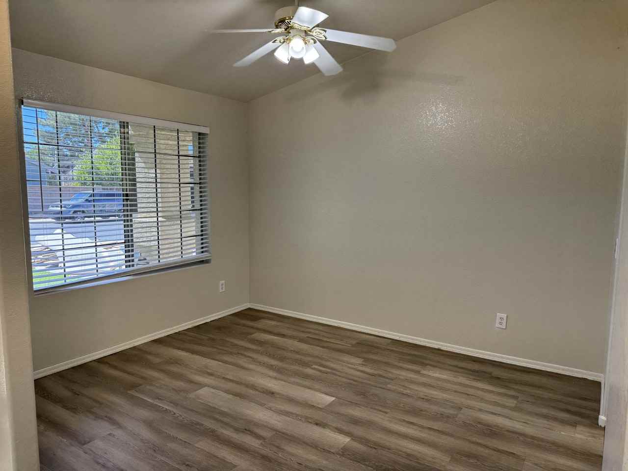 8936 W Tuckey Ln - Photo 4 of 26