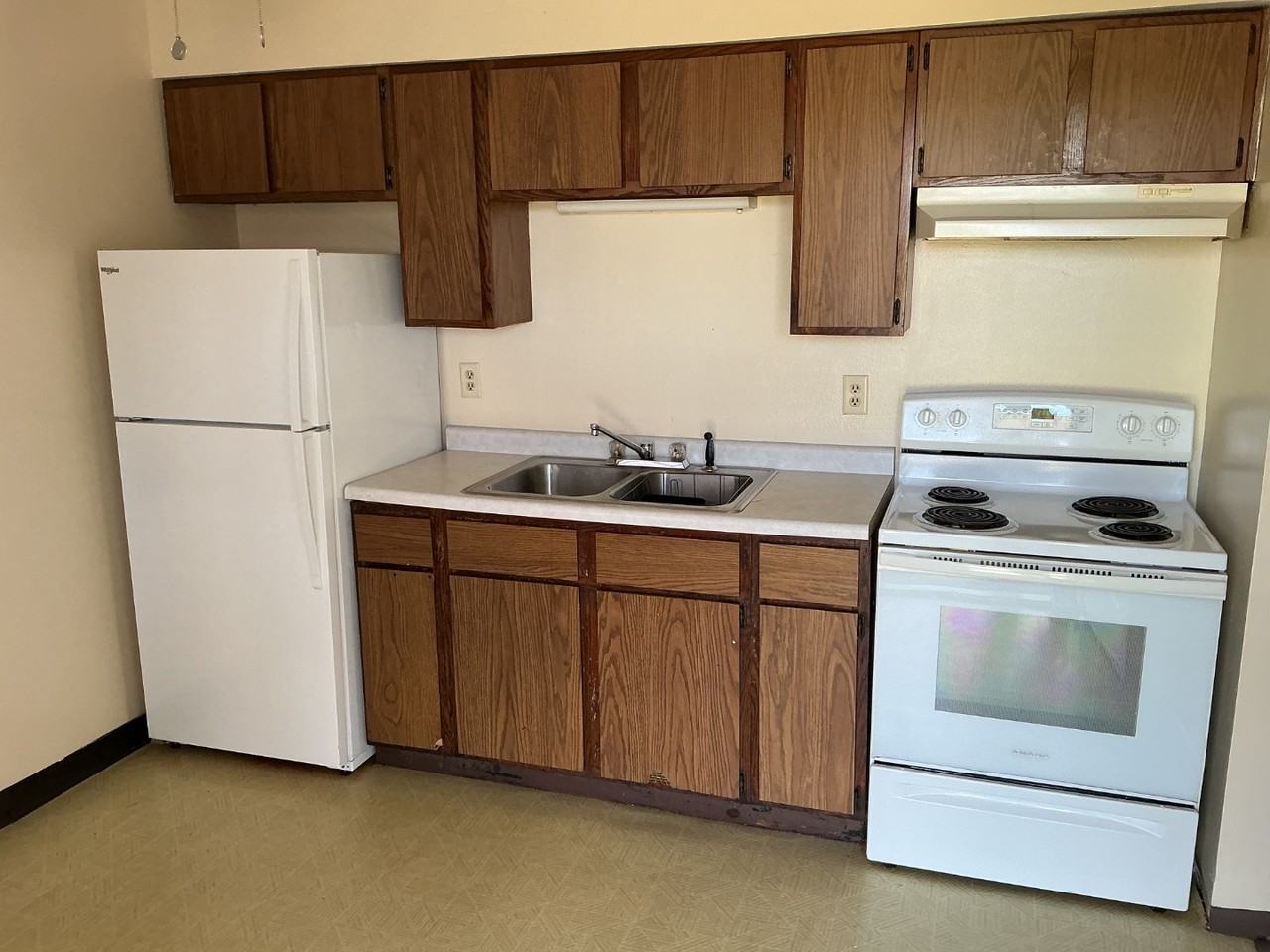 320 Micheels Ln - Photo 2 of 10