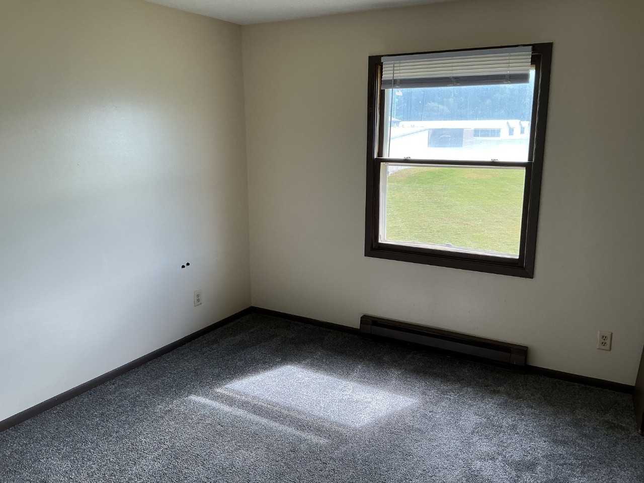 320 Micheels Ln - Photo 6 of 10