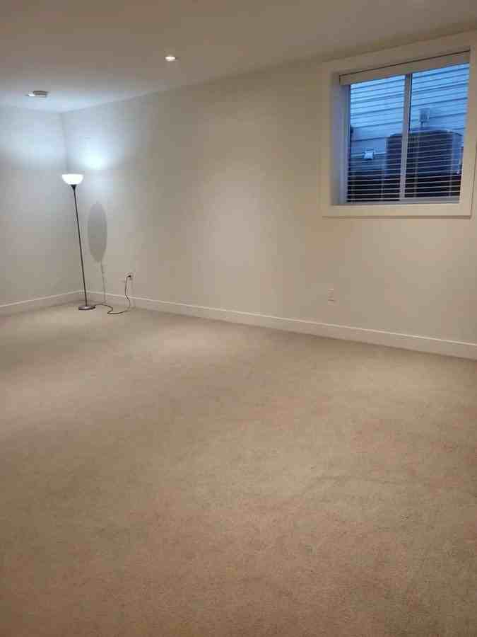 16452 21A Avenue - Photo 5 of 8