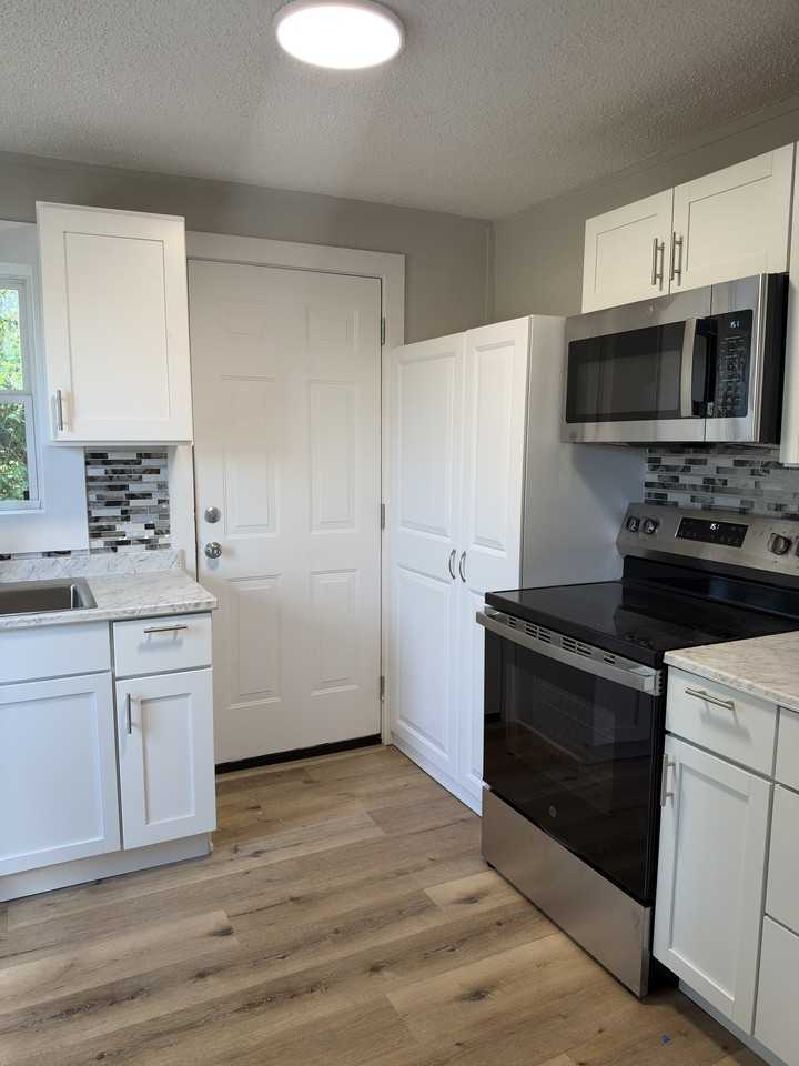 406 W College St #406B - Photo 5 of 12