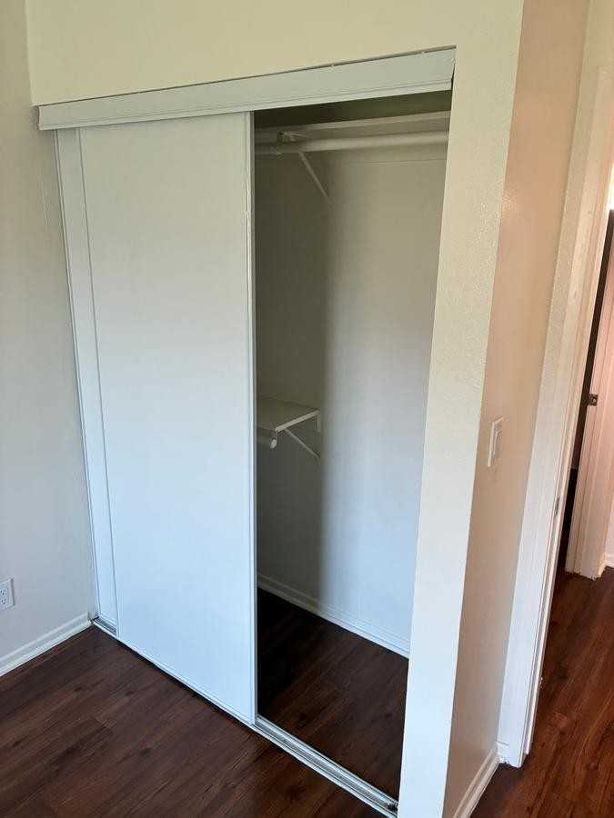 528 S Park View St - Photo 5 of 16