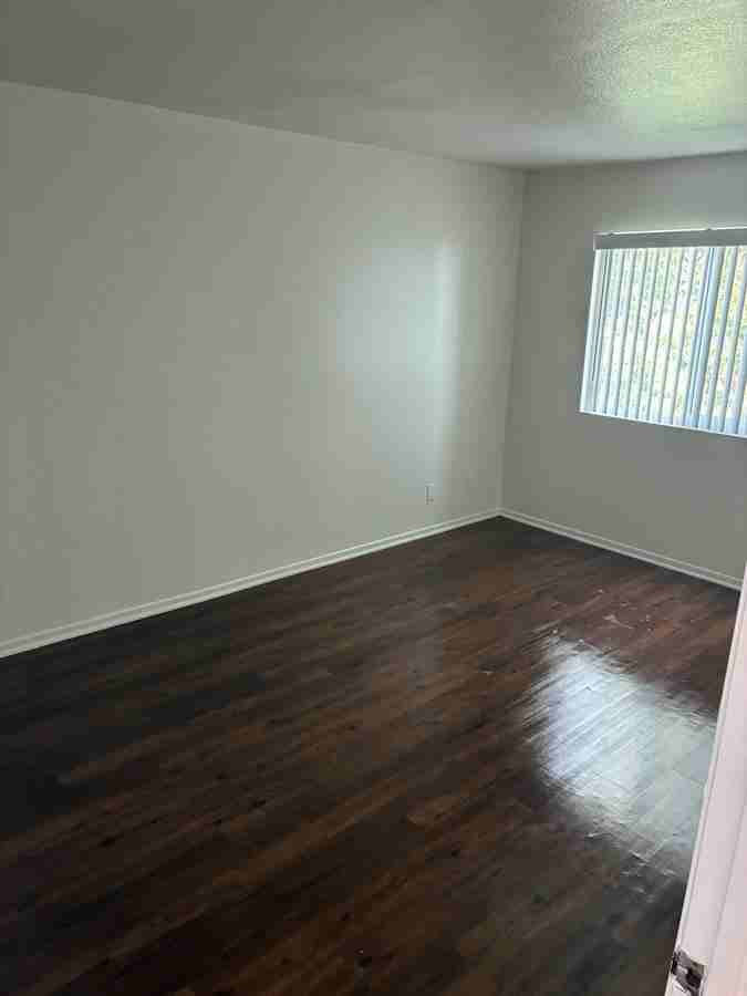 528 S Park View St - Photo 7 of 16