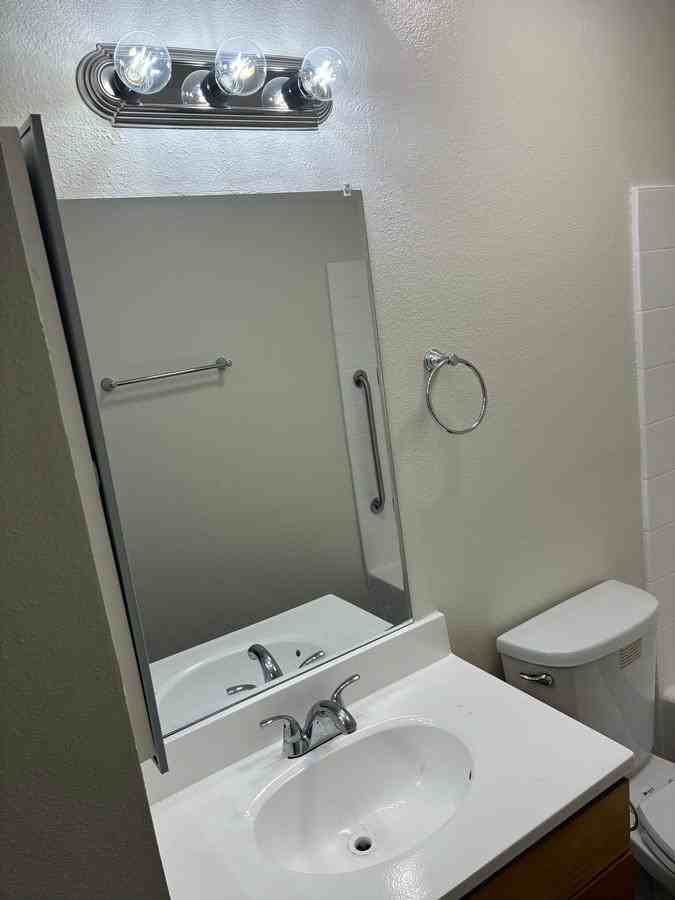 531 S Park View St - Photo 5 of 15