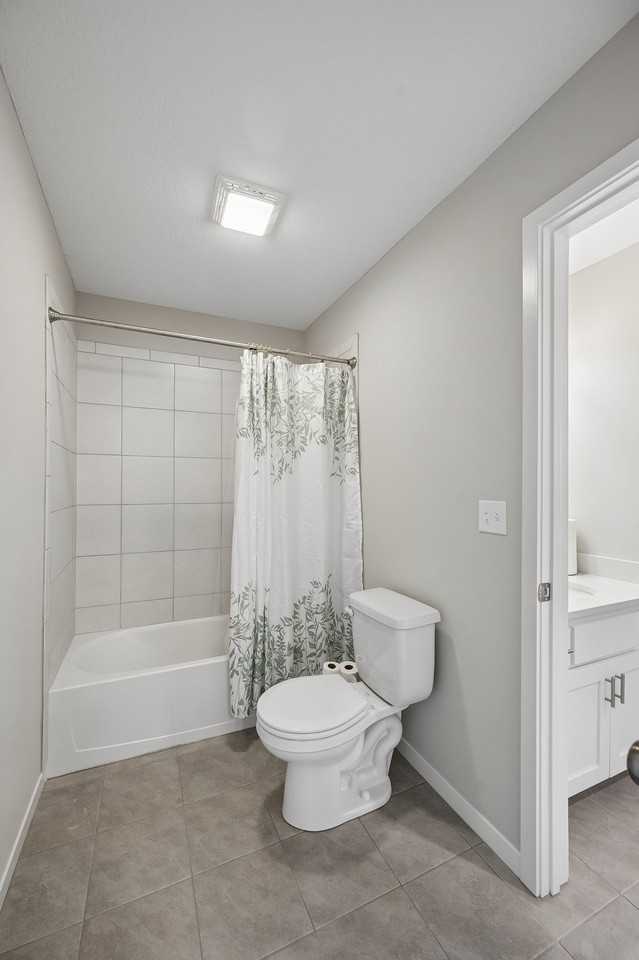 17165 W 164th Ter #1 - Photo 5 of 36