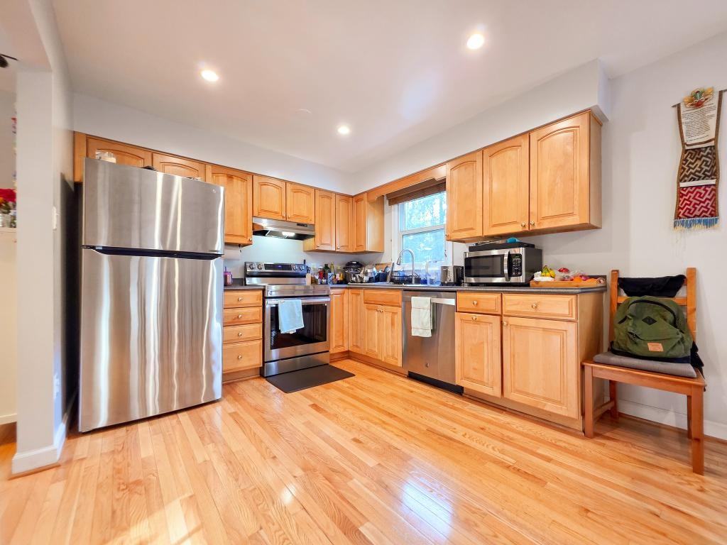 9910 Kingsbridge Dr - Photo 6 of 31