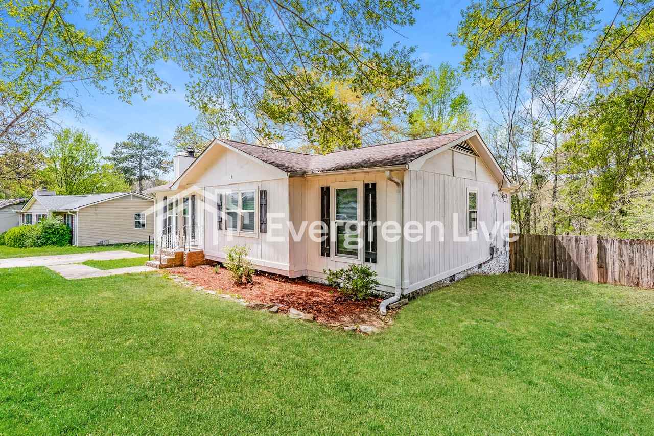 5430 Saddle Ridge Ln - Photo 2 of 15