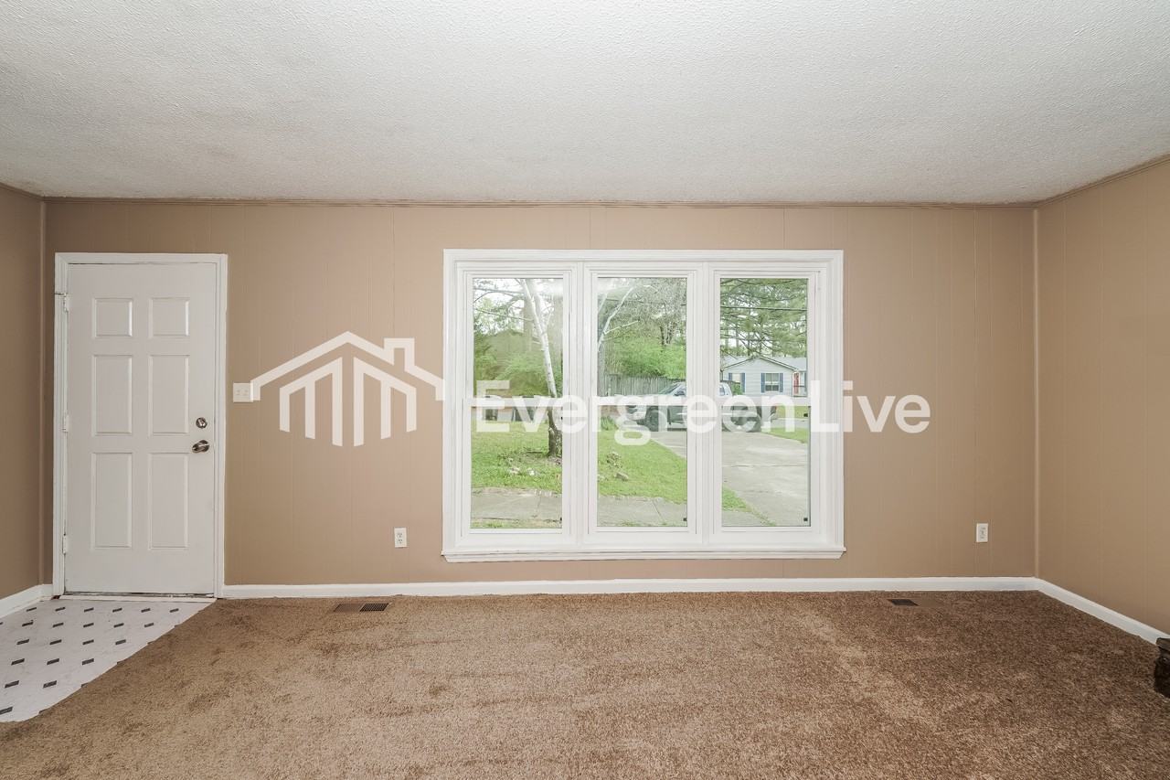 5430 Saddle Ridge Ln - Photo 3 of 15