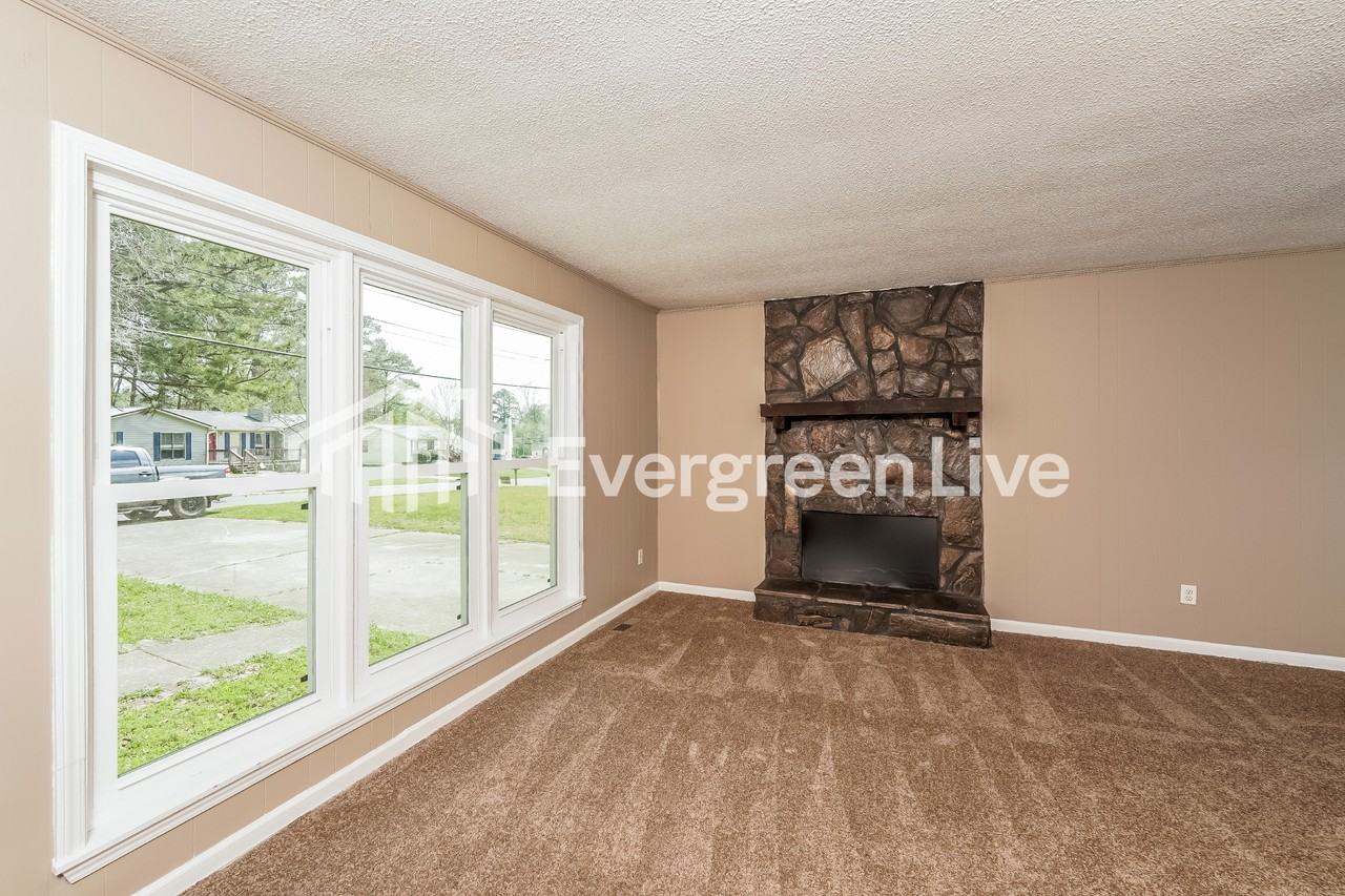 5430 Saddle Ridge Ln - Photo 4 of 15