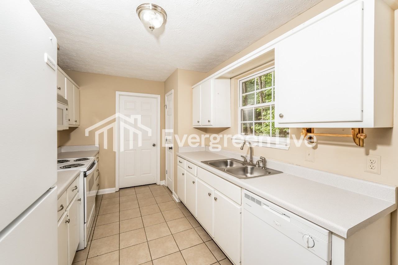 5370 Red Valley Rd - Photo 5 of 15