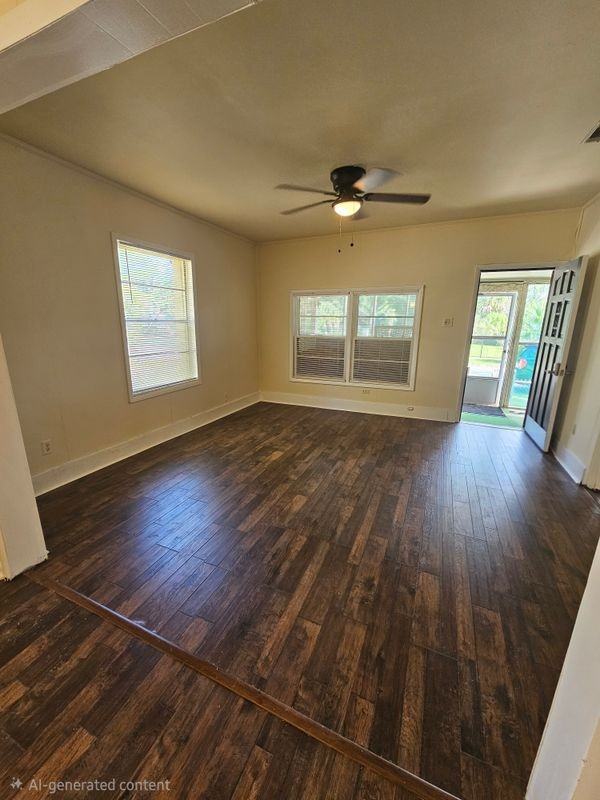 1013 Stonewall St - Photo 4 of 17