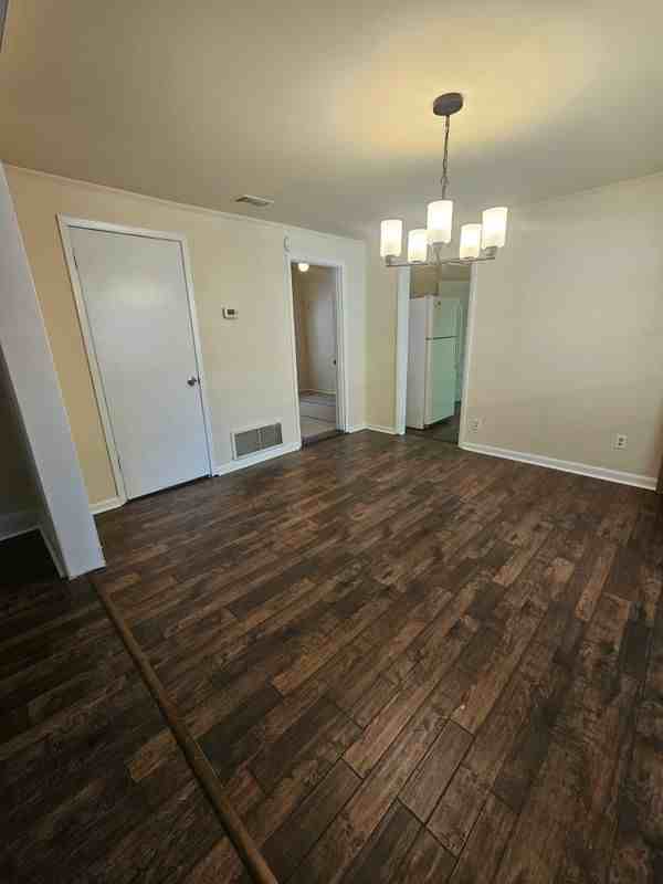1013 Stonewall St - Photo 6 of 17