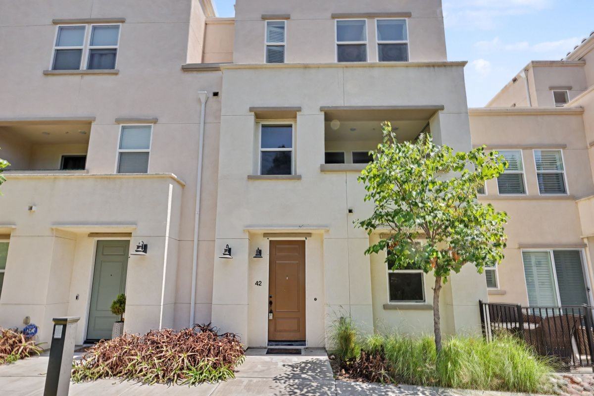 1320 Calle Seacliff, 42 ##42 - Photo 4 of 25