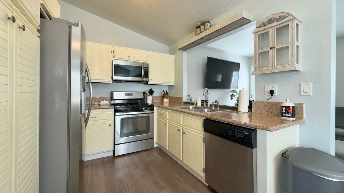 27838 Dexter Dr - Photo 7 of 21