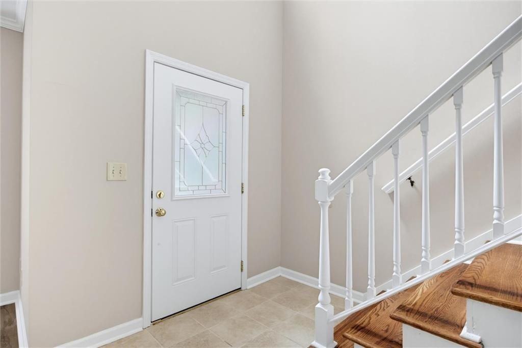 2100 Winsburg Dr - Photo 4 of 31