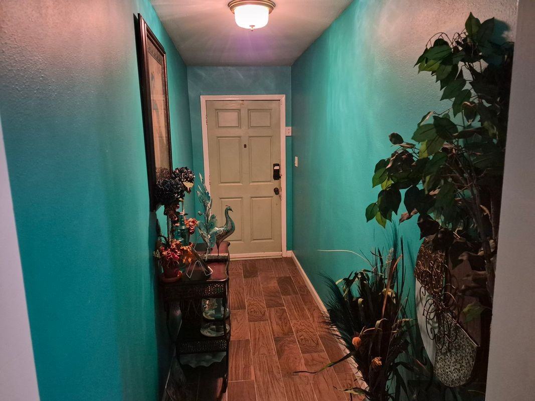 1830 Halsey Ave - Photo 5 of 8