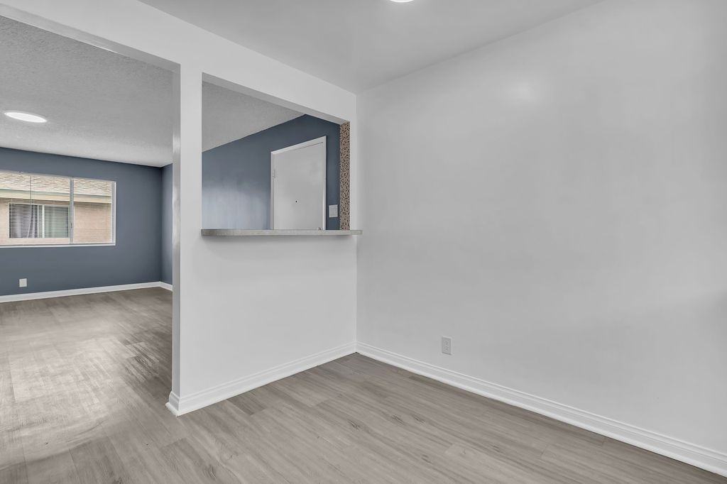 141 S 7th St ##D - Photo 7 of 25
