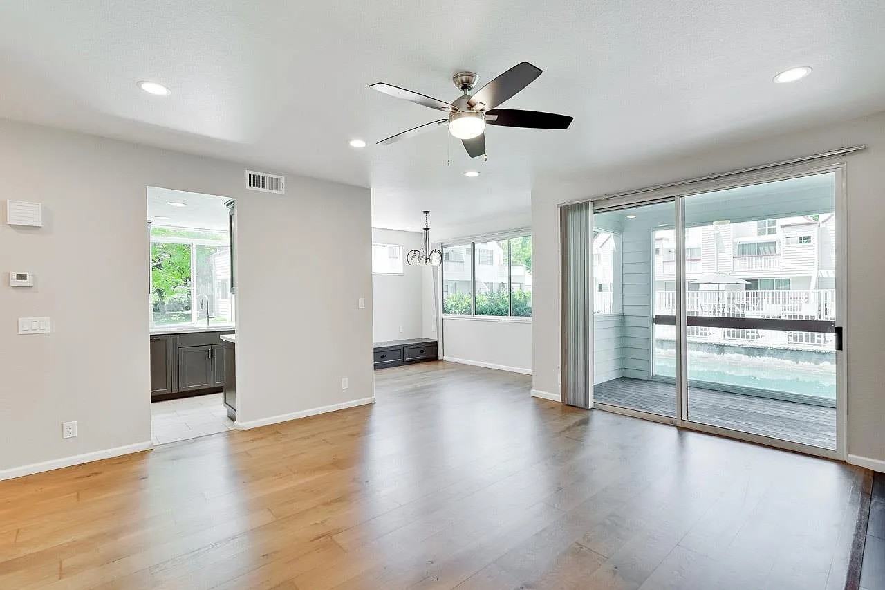 103 Chelsea Way - Photo 3 of 18