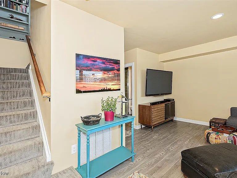 1569 East 118th Street - Photo 6 of 49