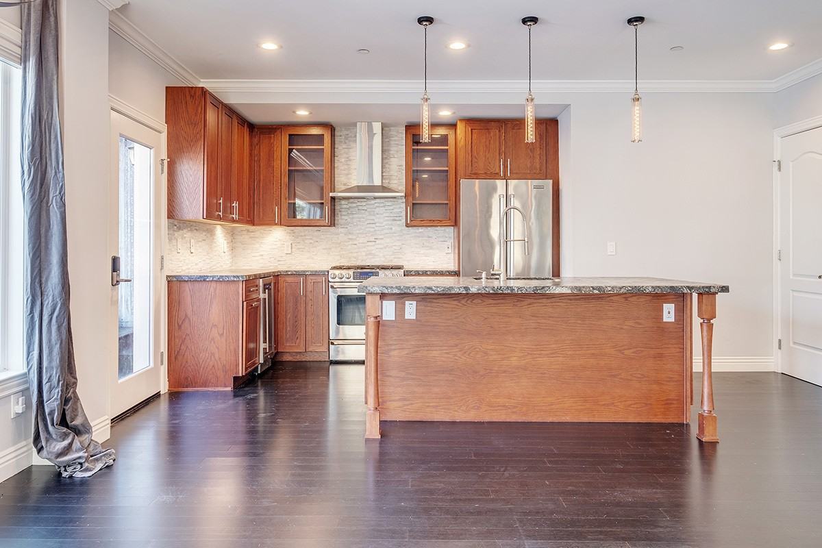 242 Francisco St - Photo 6 of 34