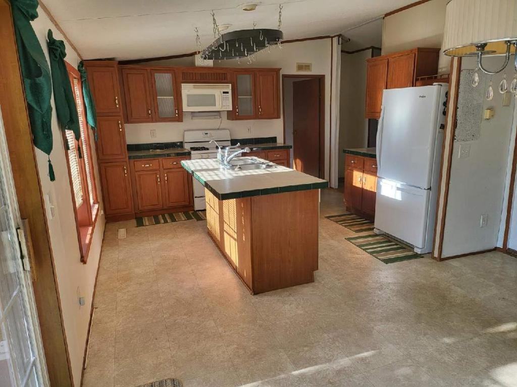 27 Mason Rd - Photo 3 of 10