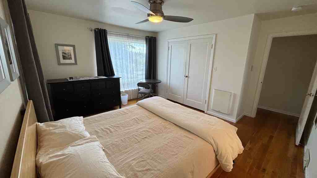 5918 Waller Rd E - Photo 2 of 24