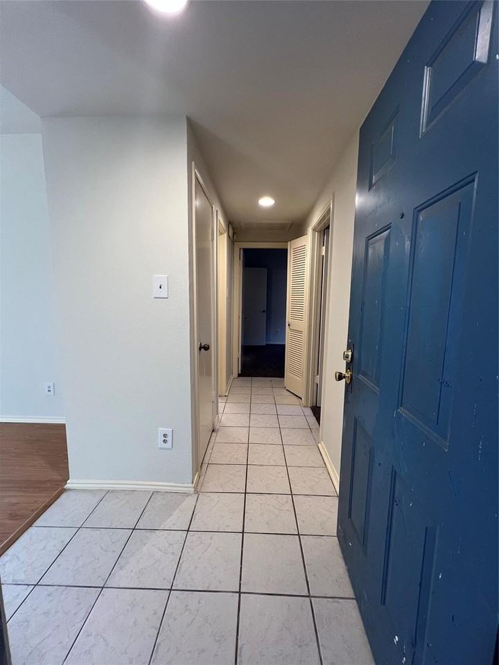 9747 Whitehurst Dr - Photo 2 of 17