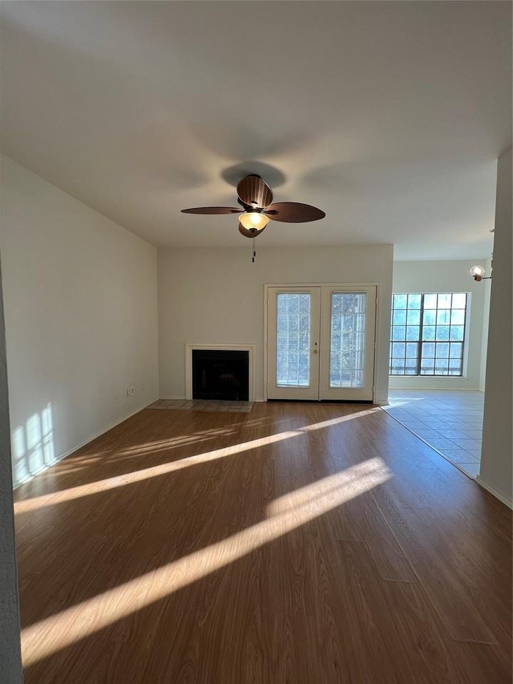 9747 Whitehurst Dr - Photo 3 of 17