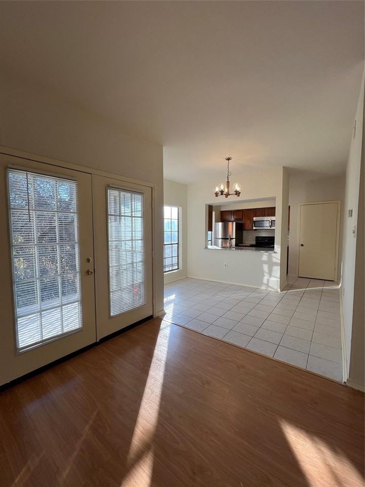 9747 Whitehurst Dr - Photo 4 of 17