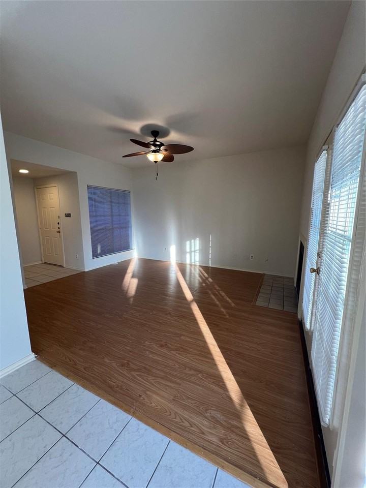 9747 Whitehurst Dr - Photo 5 of 17