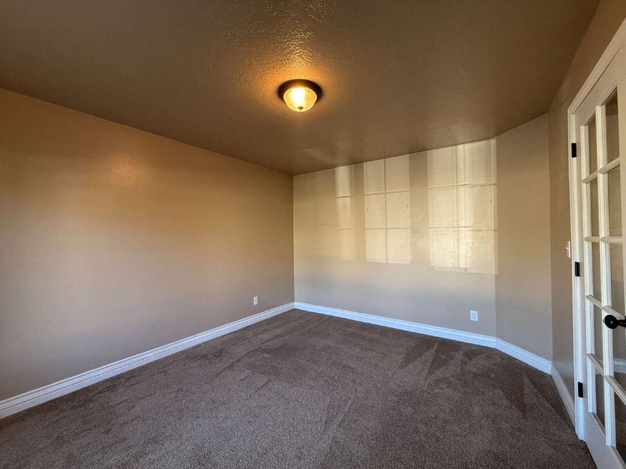 824 E Meadow Marsh Dr - Photo 3 of 20