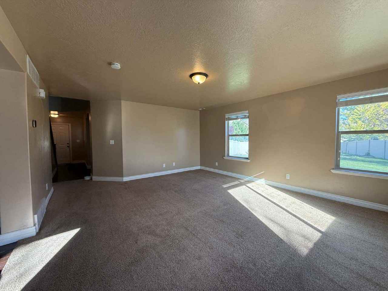 824 E Meadow Marsh Dr - Photo 5 of 20