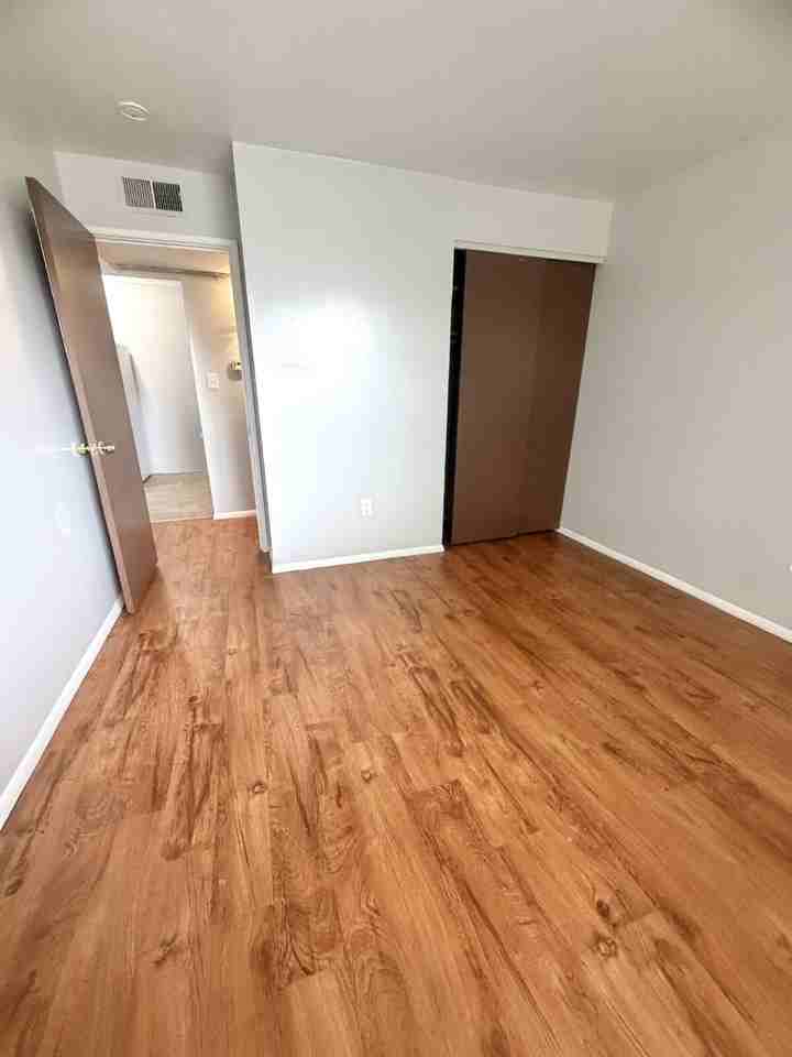 2971 Fourtowers Dr #6 - Photo 7 of 11