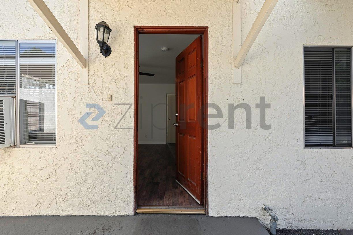 1320 Stanley Ave - Photo 2 of 28