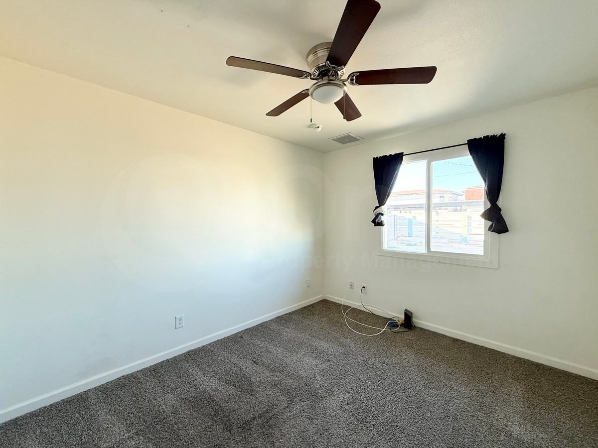 4850 W Windsor Ave - Photo 2 of 29